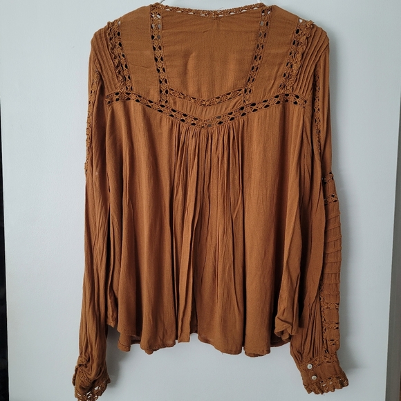 Free People Top Meet Me Halfway Lace Oversized Button Front Size XS Boho - Picture 6 of 10